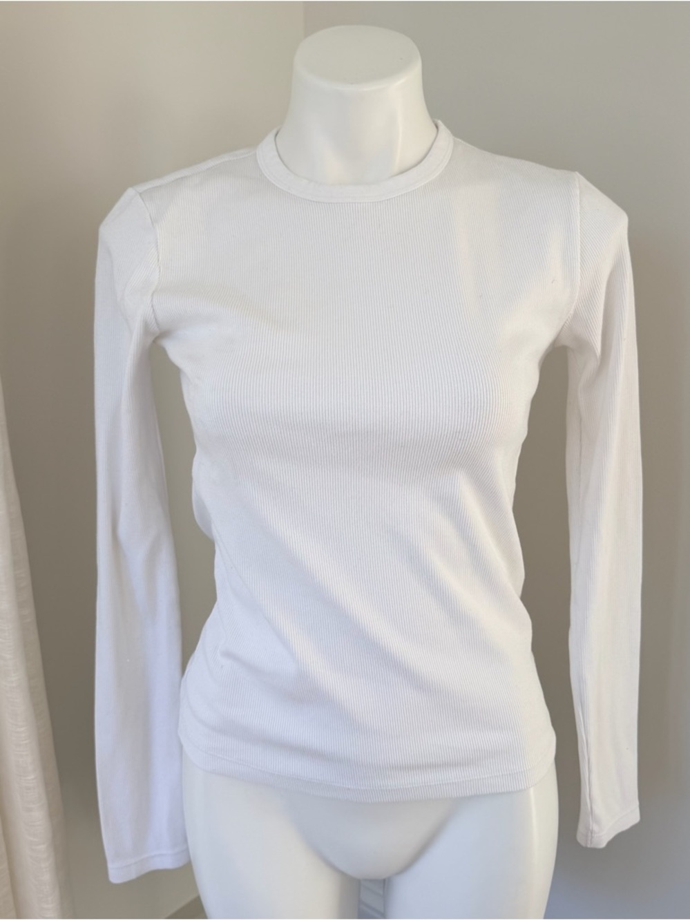 Uniqlo White Ribbed Long Sleeve Crewneck Tee Shirt
